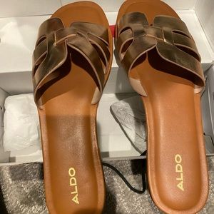 Also sandals NWT